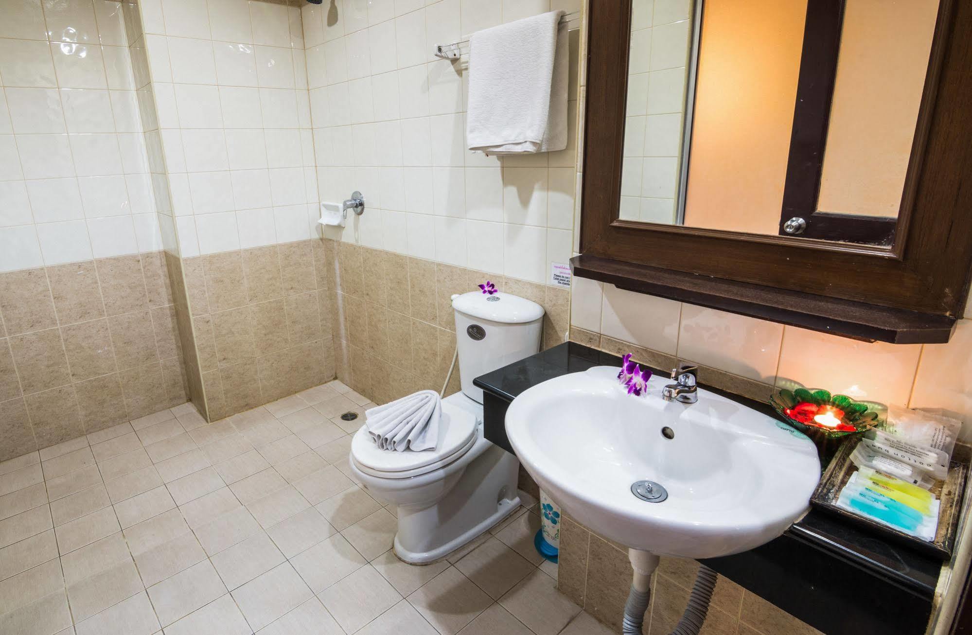 Hotell Yk Patong Resort Patong