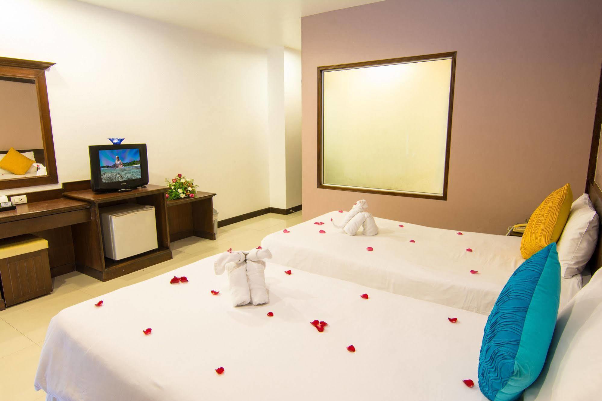 Yk Patong Resort Hotell Patong