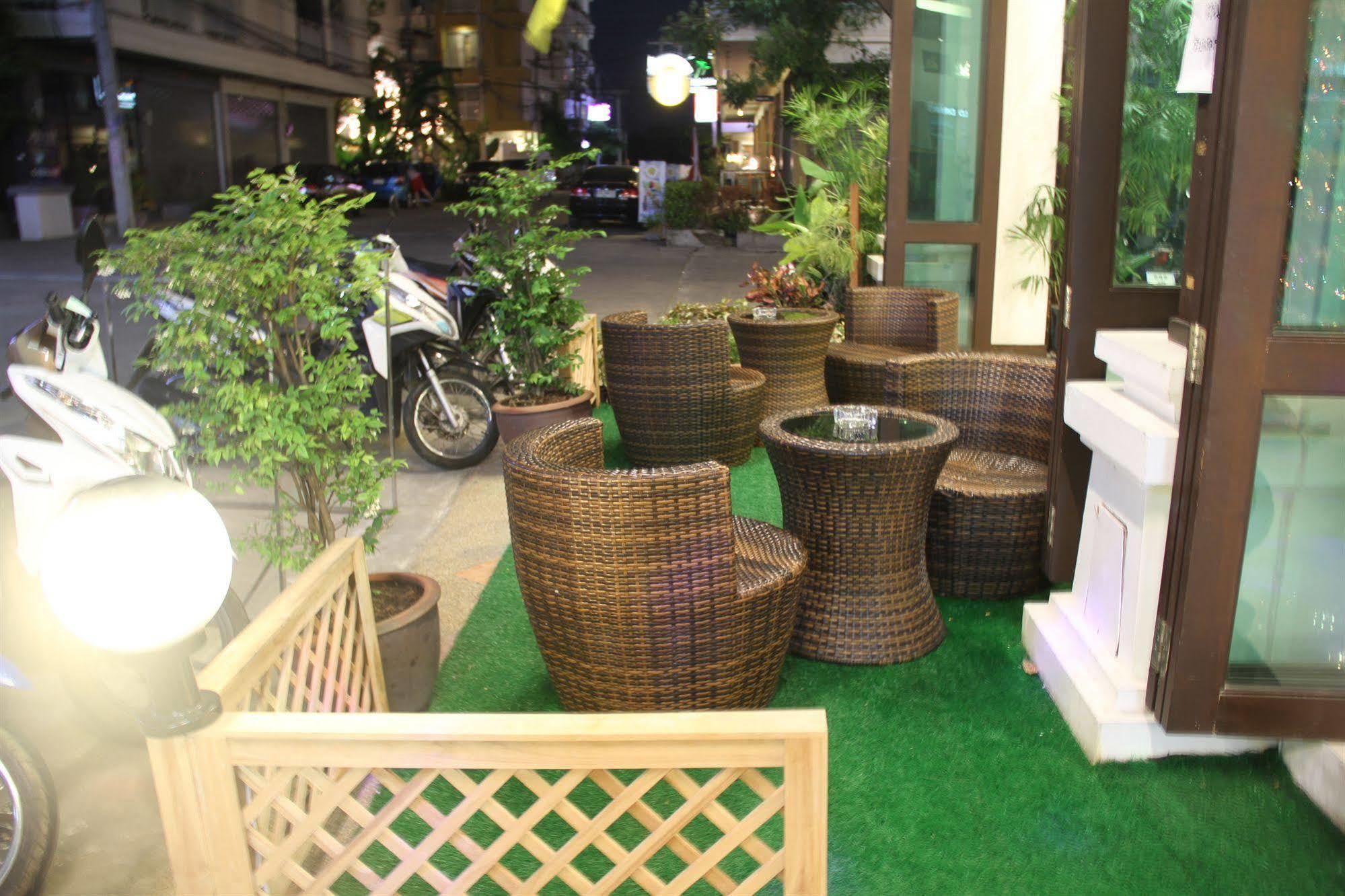 Yk Patong Resort Hotell 2*